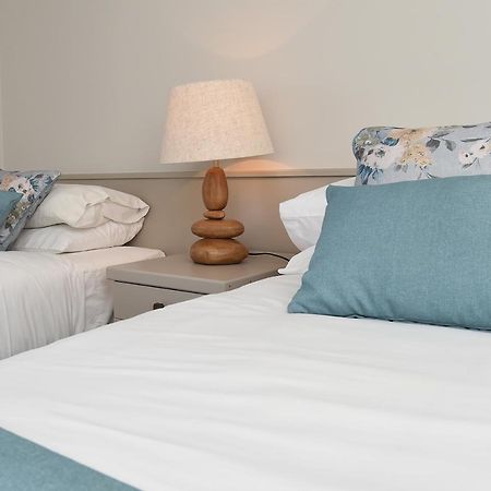 Whispering Pines Hotell Crosshaven Exteriör bild