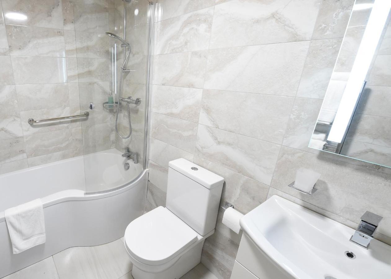 Whispering Pines Hotell Crosshaven Exteriör bild