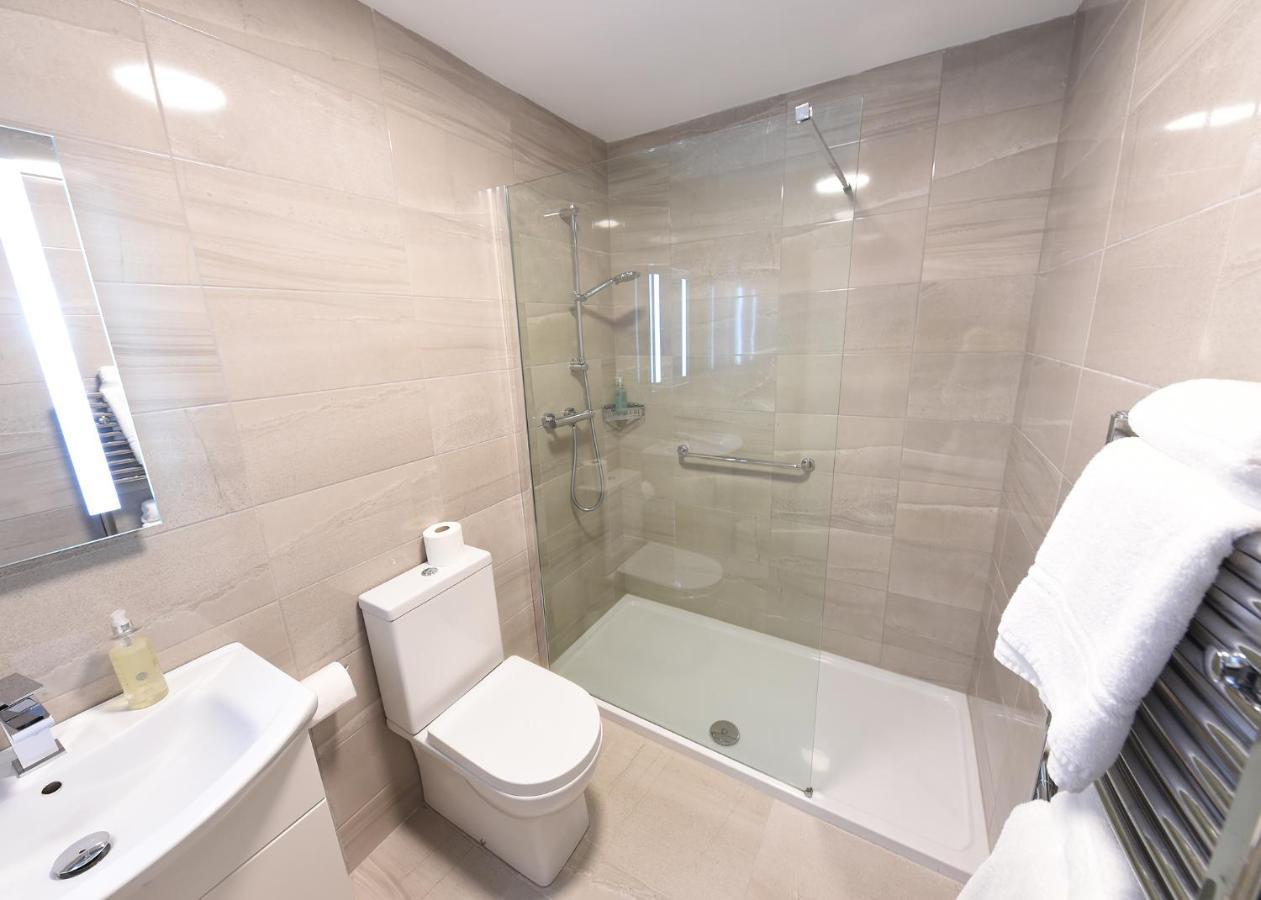 Whispering Pines Hotell Crosshaven Exteriör bild
