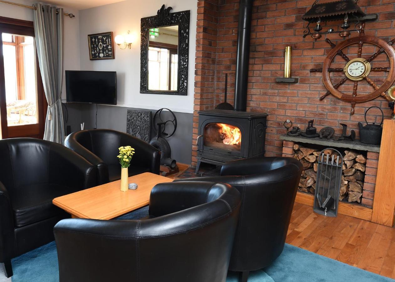 Whispering Pines Hotell Crosshaven Exteriör bild