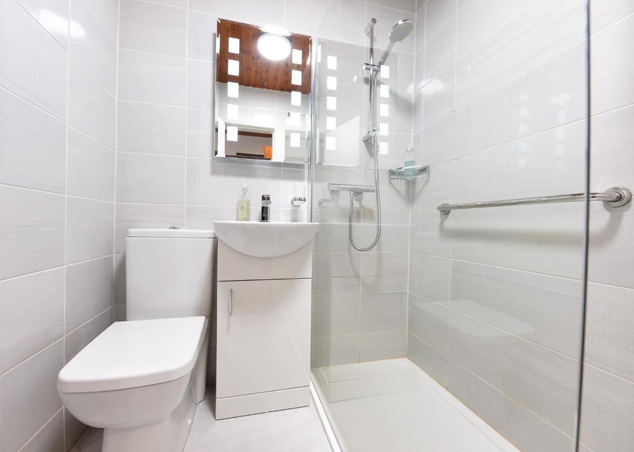 Whispering Pines Hotell Crosshaven Exteriör bild